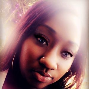 Meet your Posher, Latoya